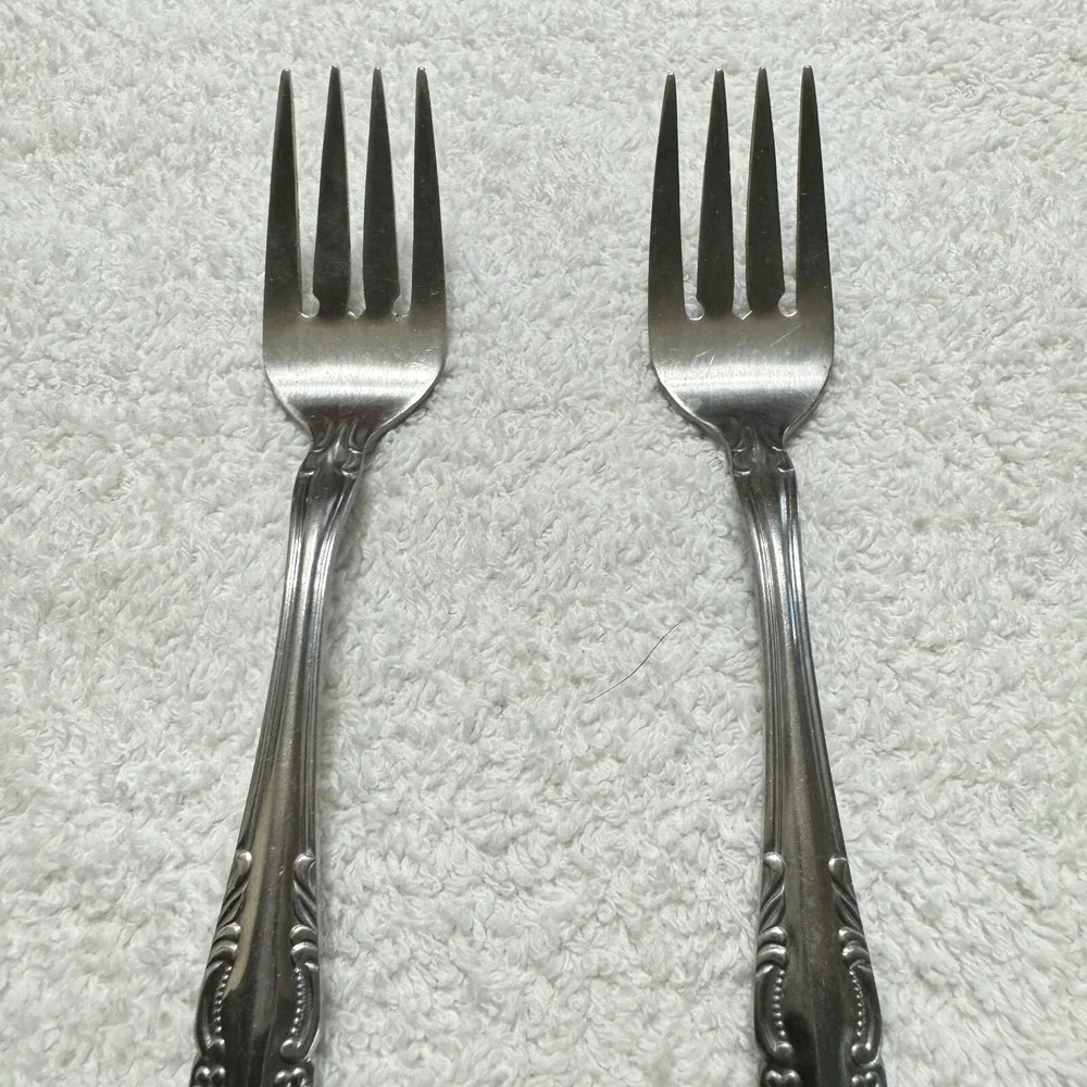 SET 2 DESERT FORKS ONEIDA NORTHLAND MALMAISON STAINLESS ATEEL KOREA ROSE